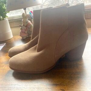 Tan Bootie with Heel and Zipper 9M - Brand New